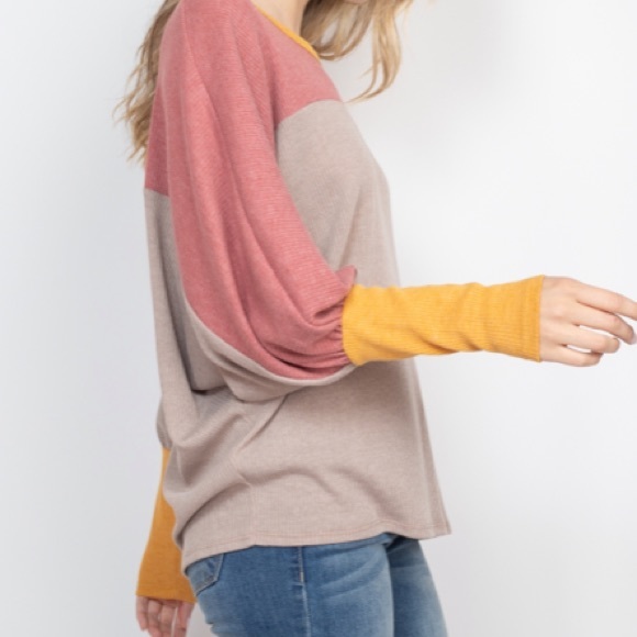 Color Block Dolman Sleeve Top - Picture 11 of 11